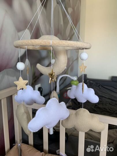 Мобиль на кроватку деревянный
