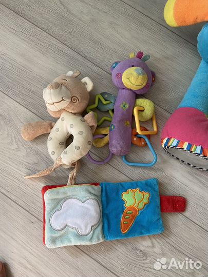 Развивающие игрушки пакетом