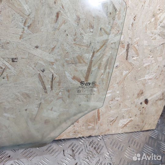 Стекло двери заднее левое Hyundai Sonata Ef седан