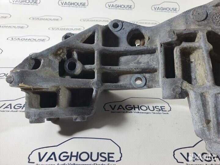 Кронштейн генератора Volkswagen Passat B5 3B2 1.8T