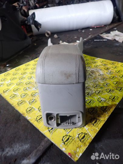 Консоль для tagaz Vega 2009-2012 подлокотник