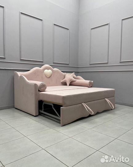 Диван-кровать для девочки