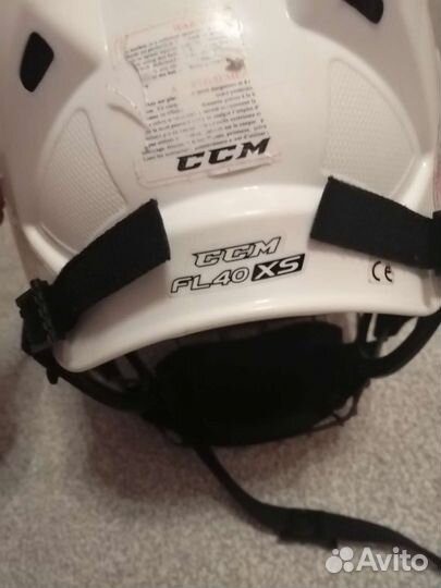 Хоккейный шлем