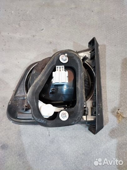 Фонарь внутренний левый Volkswagen Tiguan 5N1