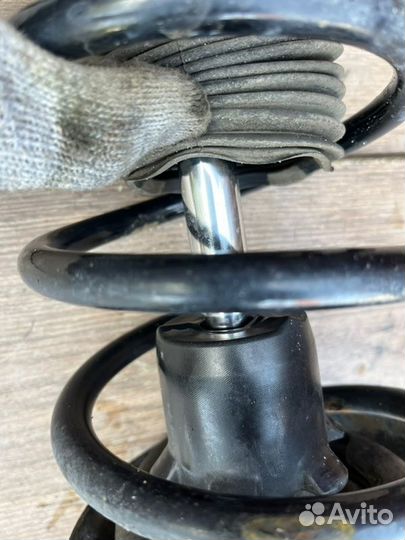 Амортизатор передний левый Honda Civic 4D 1.3 2008