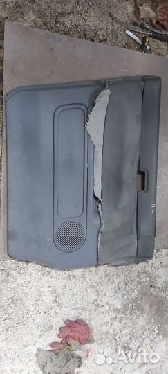 Обшивка двери Nissan Serena c23