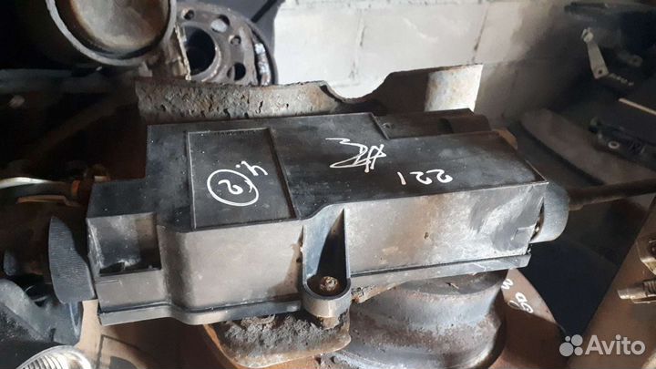 Блок ручника W221