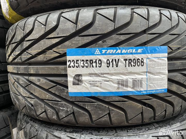 Triangle TR968 235/35 R19 91V