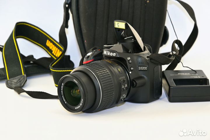 Nikon D3200 24.2MP зеркалка Kit AF-S VR 18-55