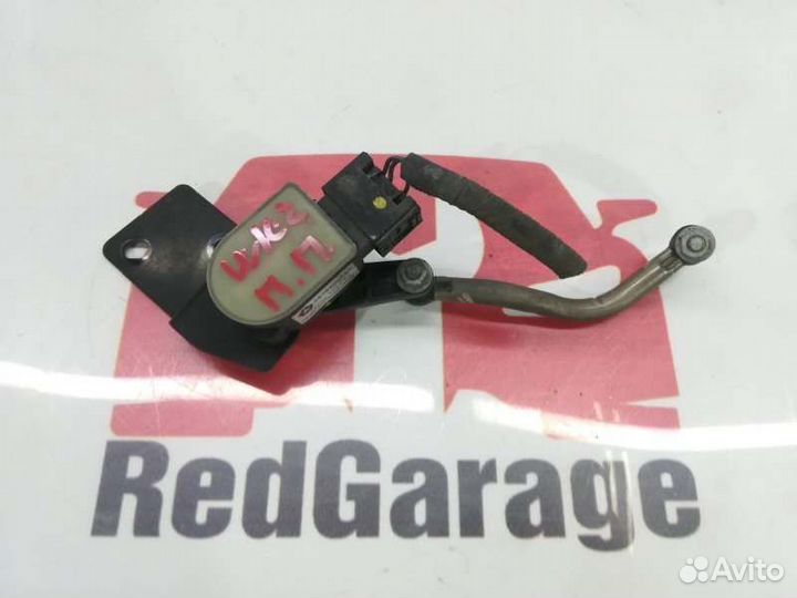 Датчик высоты дорожного просвета передний правый