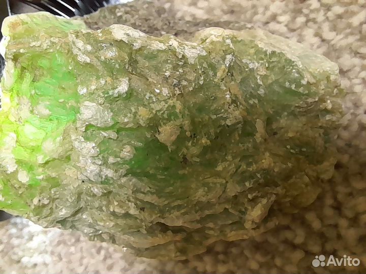 Камни и минералы зелёный тальк