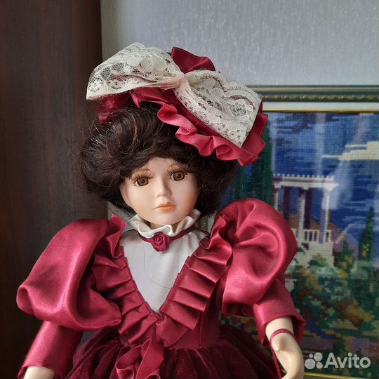 Кукла фарфоровая 45см