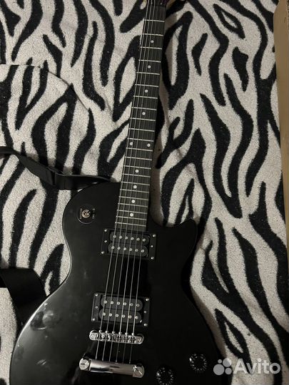 Электрогитара