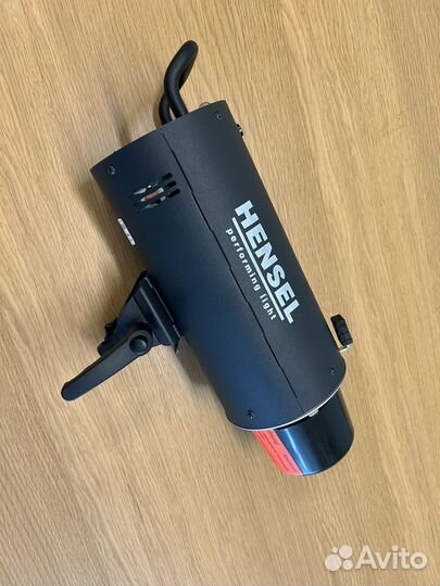 Студийная вспышка hensel integra mini 600