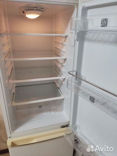 Холодильник samsung