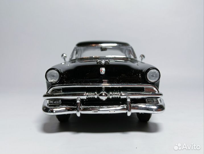 Модель 1/24 Ford Crestline Victoria (1953), Welly