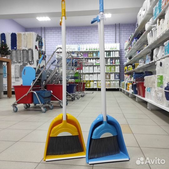 Средства и инвентарь для клининга, мыло, тряпки