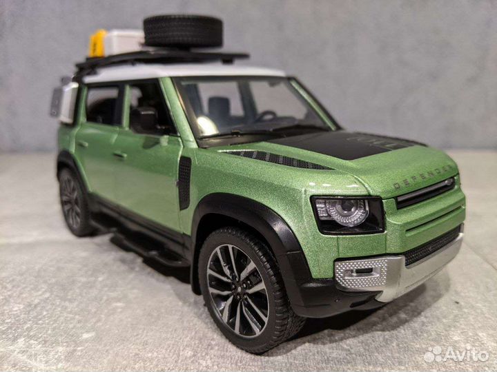 Модель Land Rover Defender 1:24