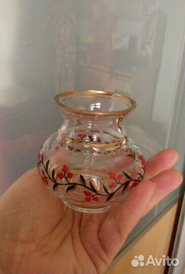 Стеклянная вазочка 