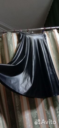 Шикарная длинная юбка из мягкой искусств. кожи