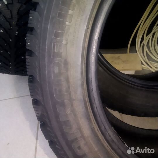 Nokian Tyres Hakkapeliitta 4 195/55 R15 и 195/55 R15 89T