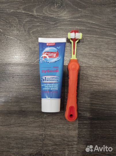 Зубная щётка и зубная паста для собак