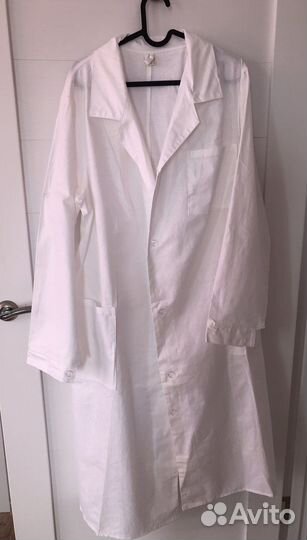 Белый медицинский халат