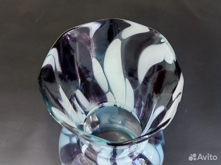 Ваза Красный май цветное стекло 19 см