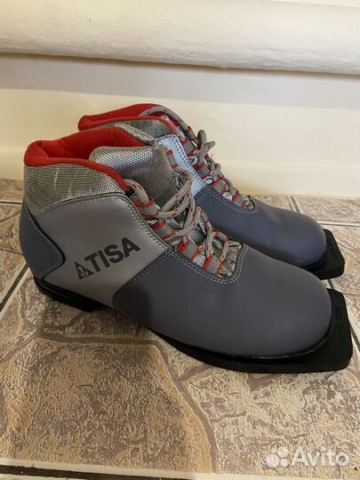 Лыжные ботинки tisa
