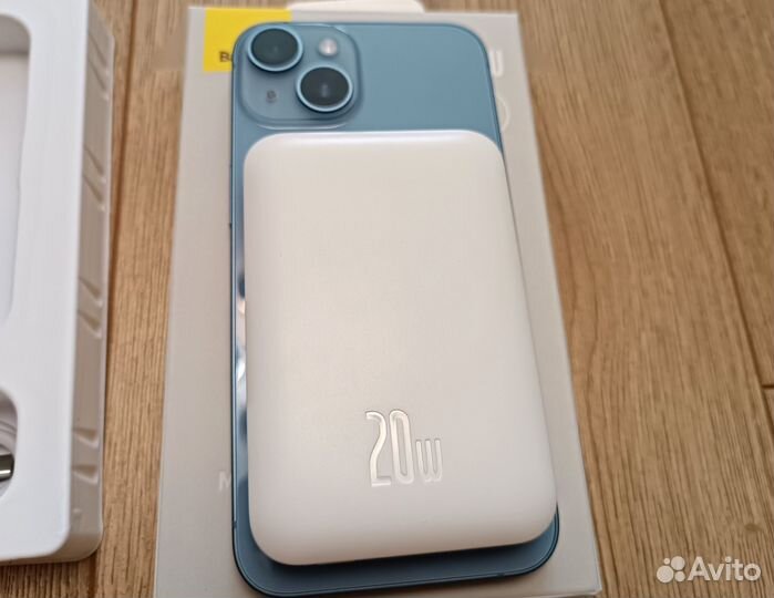 Павербанк магнитный для iPhone Baseus. Новый