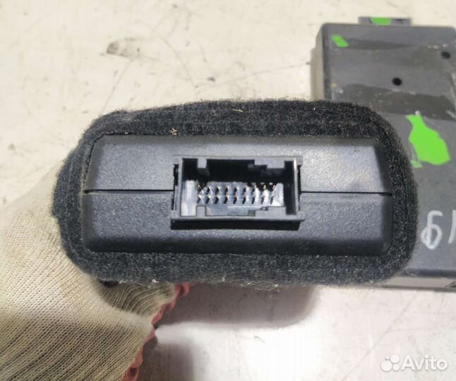 iPod interface B67824252