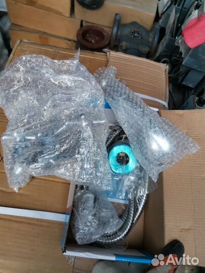 Смеситель для ванны с душем новый