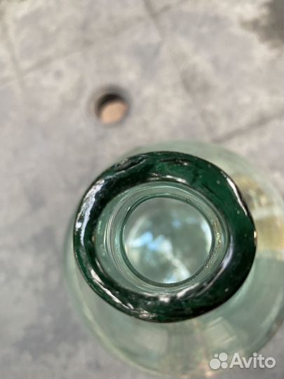 Старинные бутылки и банки