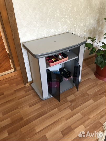 Подтелевизорник