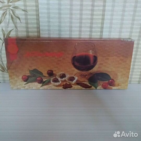 Коробка от конфет СССР Вишневый ликер с шоколадом