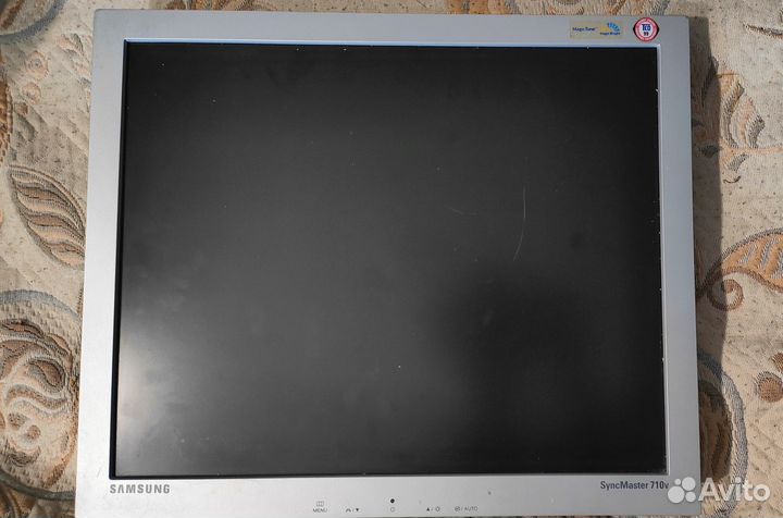 Монитор Samsung SyncMaster 710V