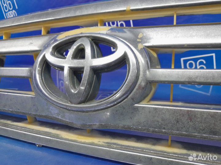 Решетка радиатора Toyota Land Cruiser UZJ100