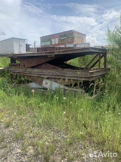 Аренда строительных подмостей, столов каменщика