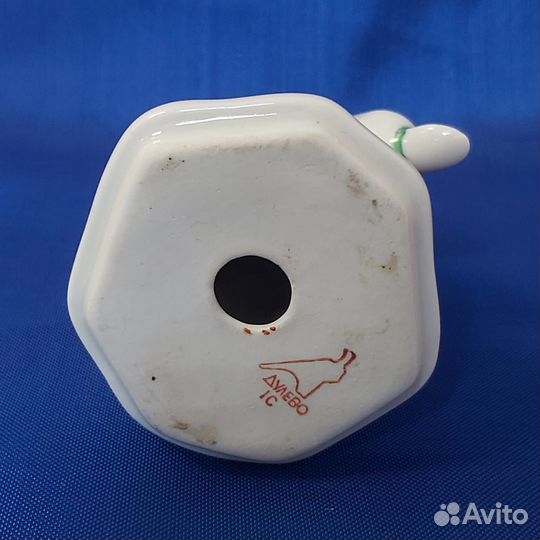 Статуэтка фарфор 