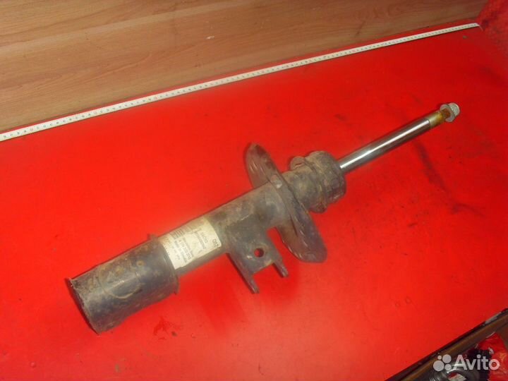 Амортизатор передний A1763203713 Mercedes A180/200