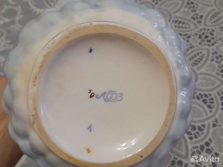 Советский фарфоровый графин «Зимняя вишня»