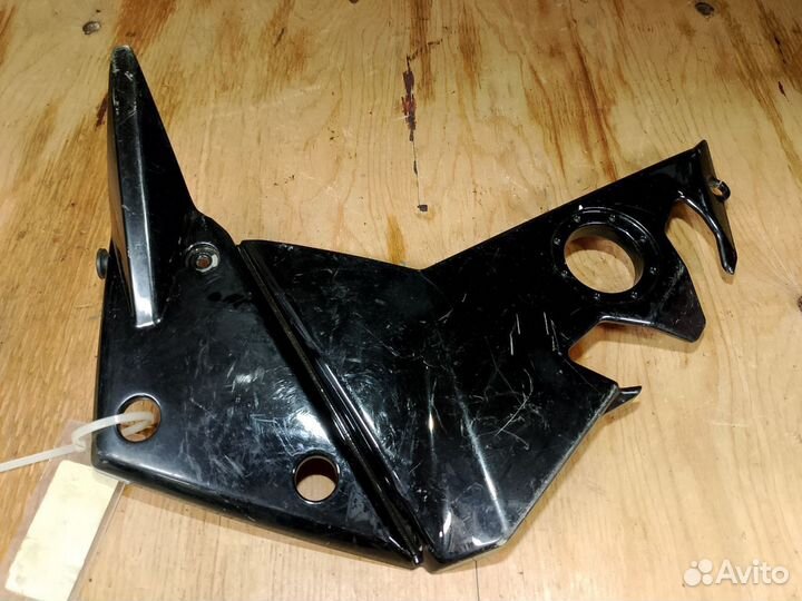 Kawasaki Z1000 07 накладка пластиковая правая