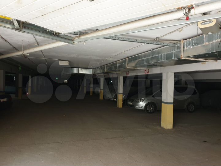 Машиноместо, 20 м²