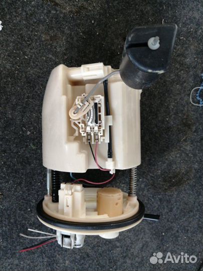 Топливный насос Toyota Sienta NCP81