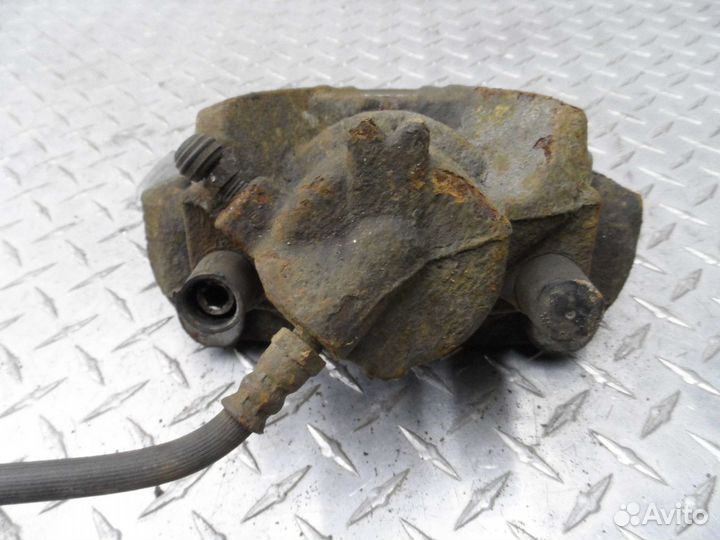 Суппорт передний левый Renault Duster 1 HS