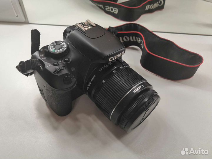 Зеркальный фотоаппарат Canon EOS 600D