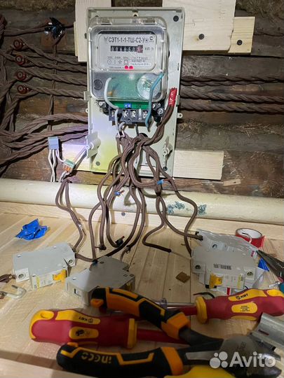 Услуги электрика. Электрик