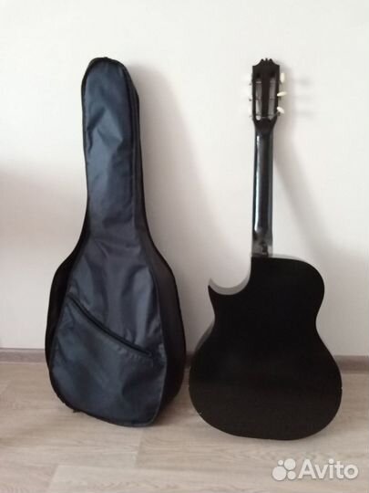 Акустическая гитара