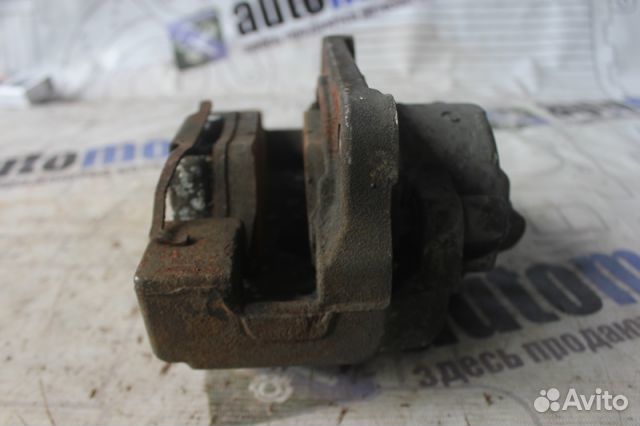 Суппорт передний правый Bmw 5-Series F10