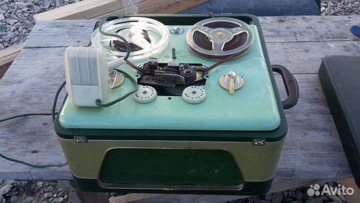 Магнитофон катушечный Яуза